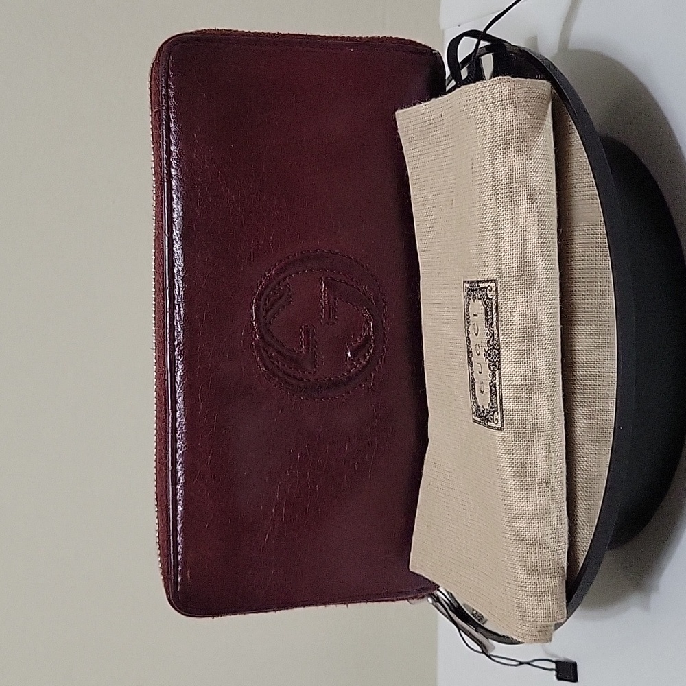 Gucci GG Soho Ziparound Wallet +Dustbag